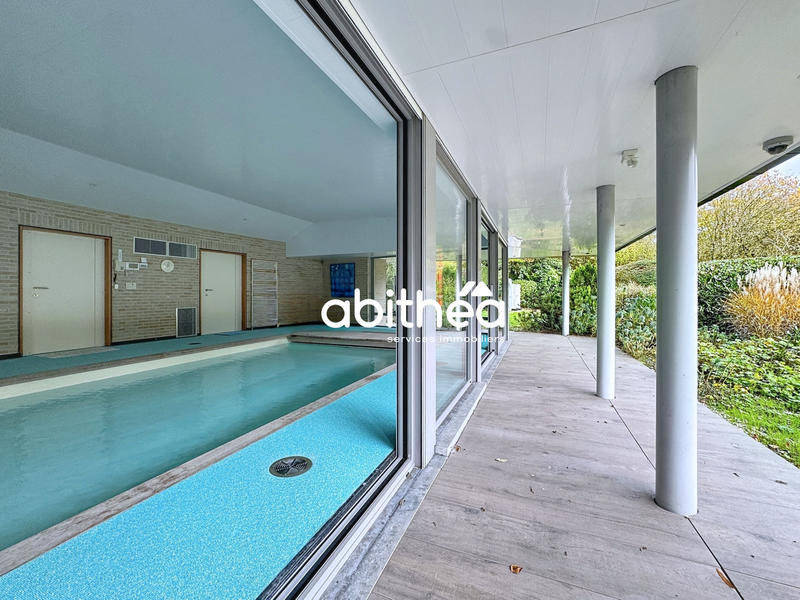 Maison - 368 m² - 9 pièces