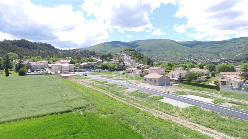 Terrain - 692 m²