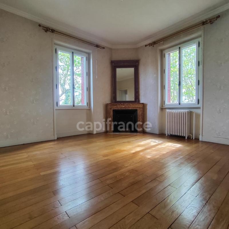 Maison - 210 m² - 10 pièces