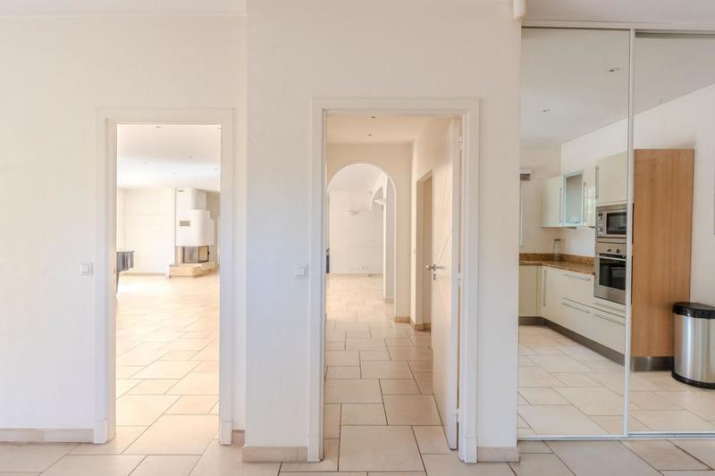 Villa - 303 m² - 6 pièces