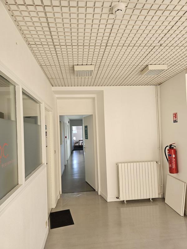 Bureau - 825 m²
