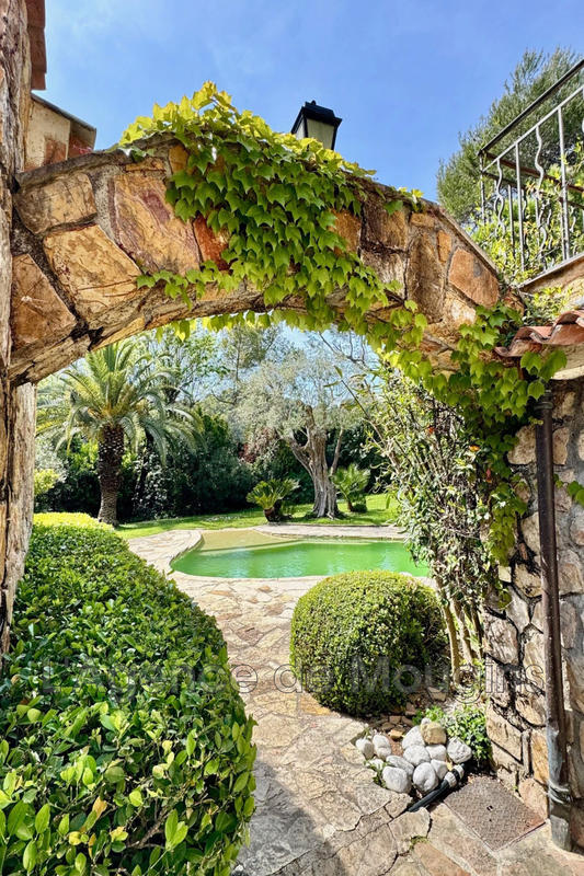 Villa - 177 m² - 7 pièces