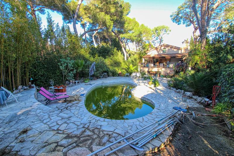 Villa - 250 m² - 7 pièces