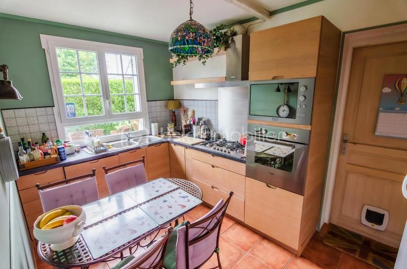 Pavillon - 180 m² - 7 pièces