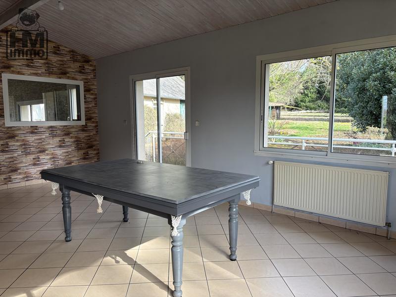 Maison - 210 m² - 5 pièces
