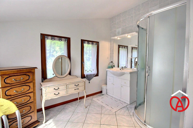 Maison ancienne - 220 m² - 7 pièces