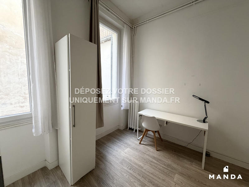 Chambre - 10 m² - 5 pièces