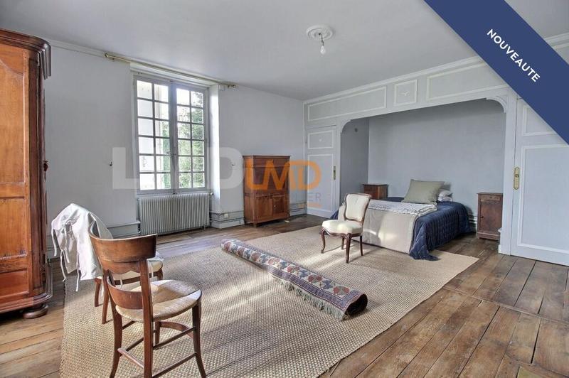 Demeure - 261 m² - 8 pièces