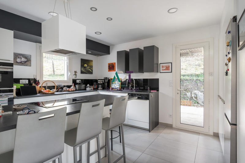 Maison - 158 m² - 6 pièces