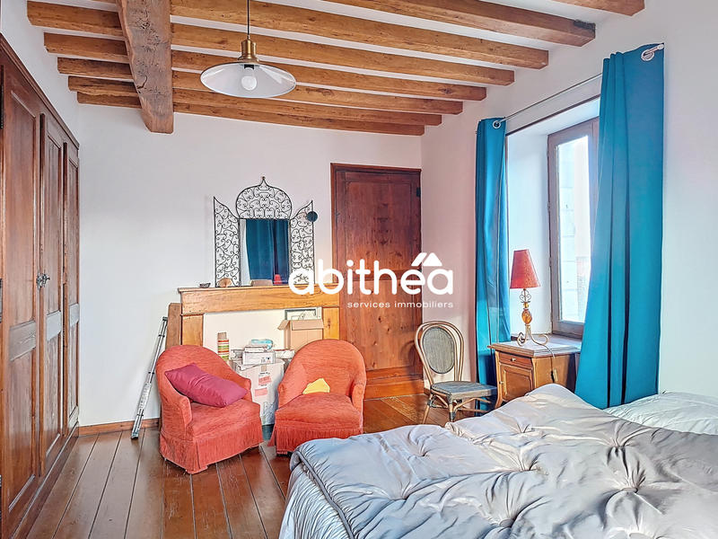 Maison - 237 m² - 10 pièces