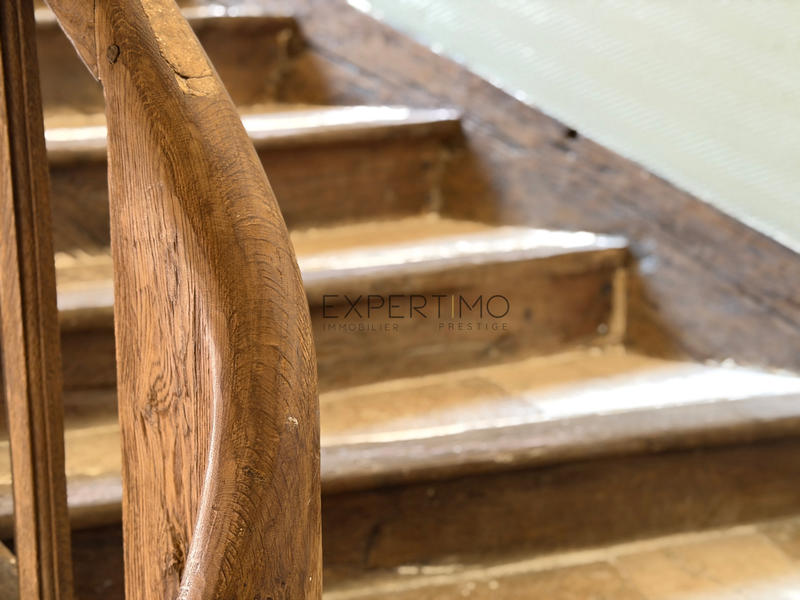 Maison - 249 m² - 7 pièces