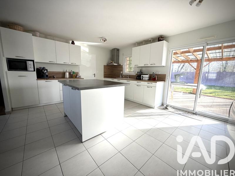 Maison - 121 m² - 6 pièces