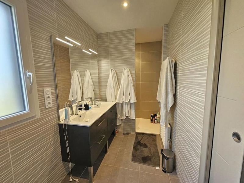 Maison - 143 m² - 6 pièces