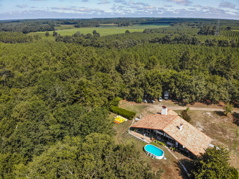 Propriété - 263 m² - 8 pièces