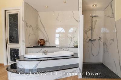 Demeure - 454 m² - 20 pièces