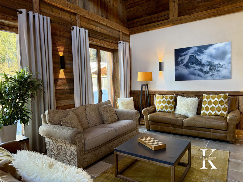 Châlet - 476 m² - 8 pièces