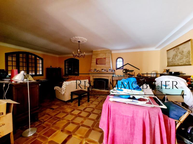 Villa - 245 m² - 9 pièces