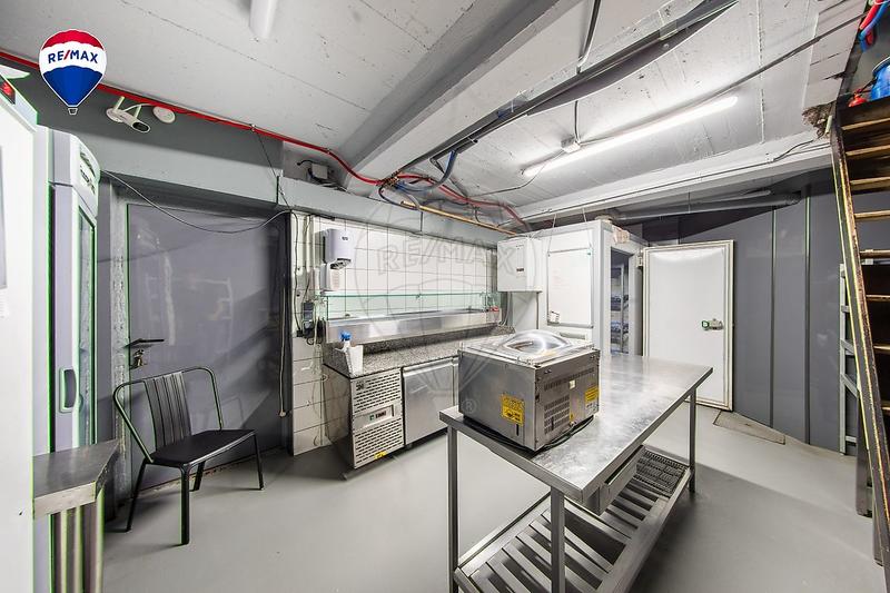 Magasins - 60 m² - 2 pièces