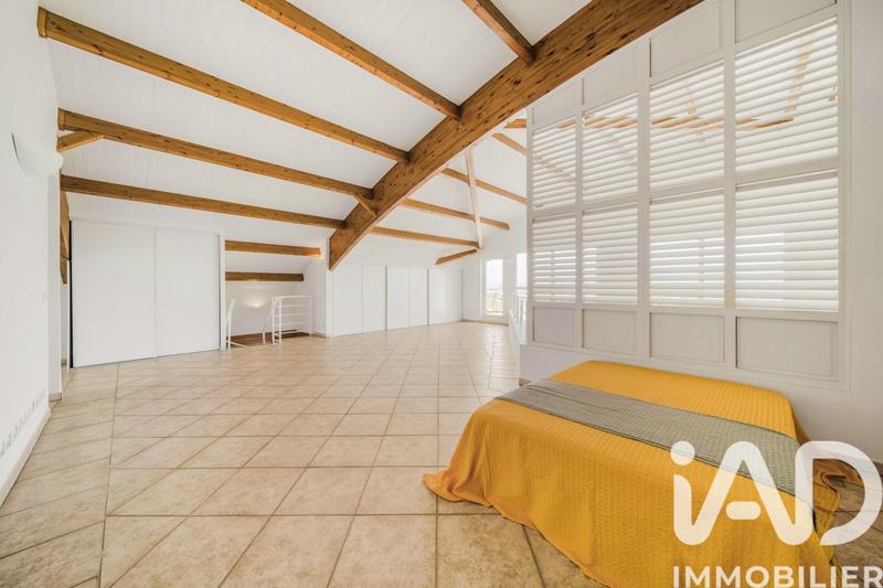 Duplex - 197 m² - 5 pièces