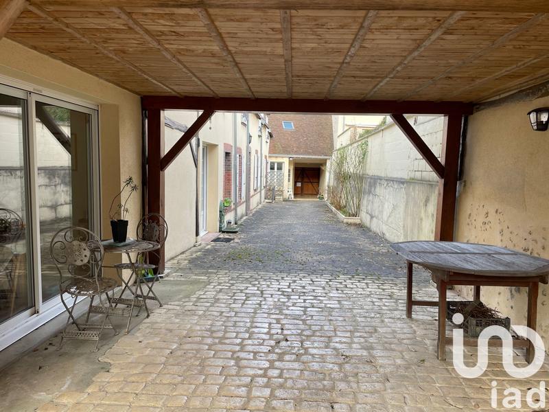 Maison - 216 m² - 11 pièces