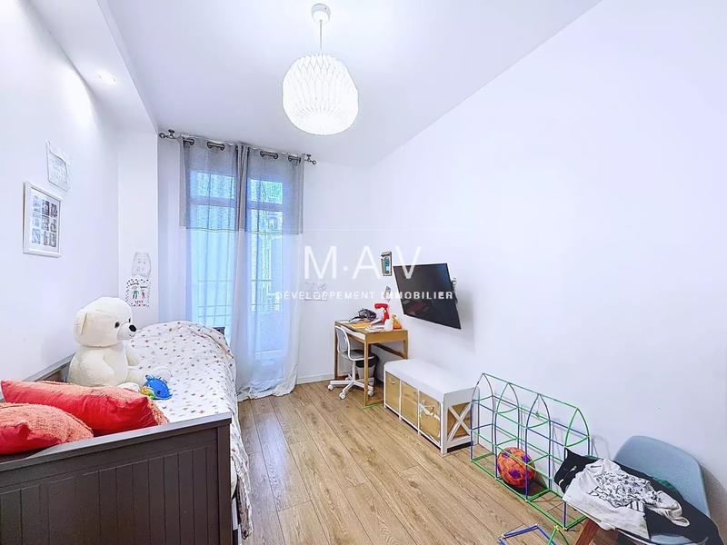 Appartement - 104 m² - 4 pièces