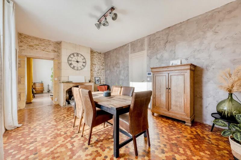 Maison - 215 m² - 8 pièces