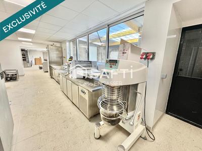 Local commercial - 146 m² - 6 pièces