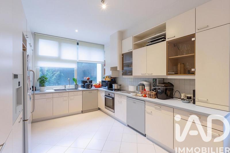 Maison - 208 m² - 8 pièces