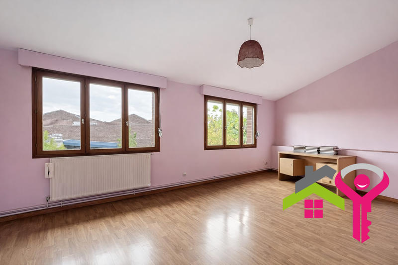 Maison - 180 m² - 6 pièces