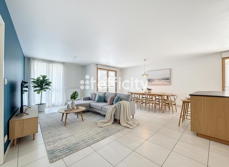 Appartement - 80 m² - 3 pièces