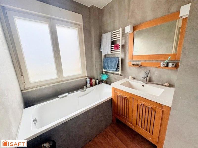 Maison - 102 m² - 7 pièces