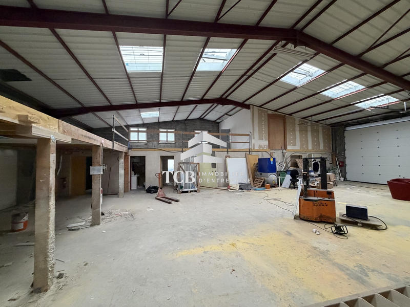 Local d'activités - 556 m²