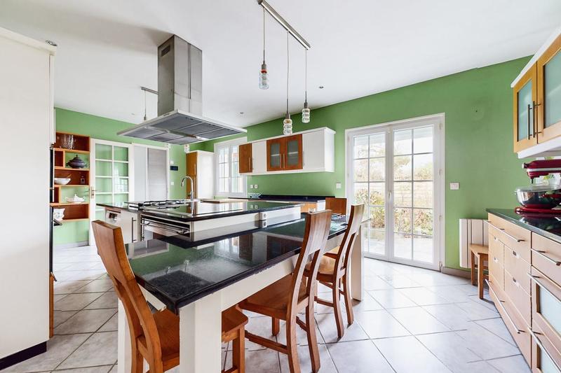 Maison - 180 m² - 6 pièces