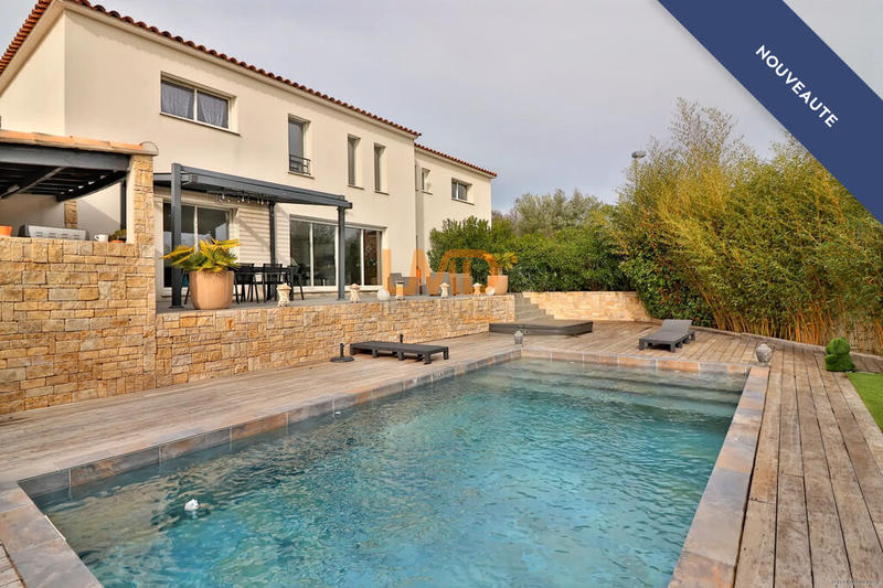 Villa - 171 m² - 8 pièces