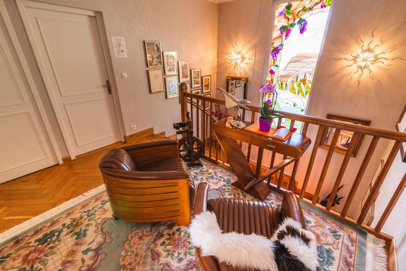 Demeure - 273 m² - 11 pièces