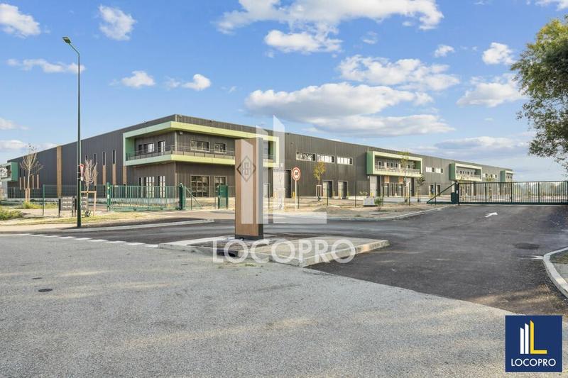 Local d'activité / Entrepôt - 1 628 m²