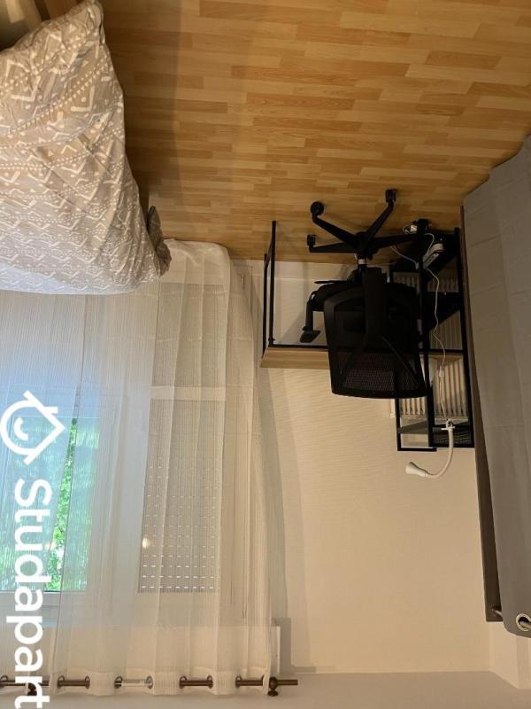 Chambre - 11 m² - 1 pièce