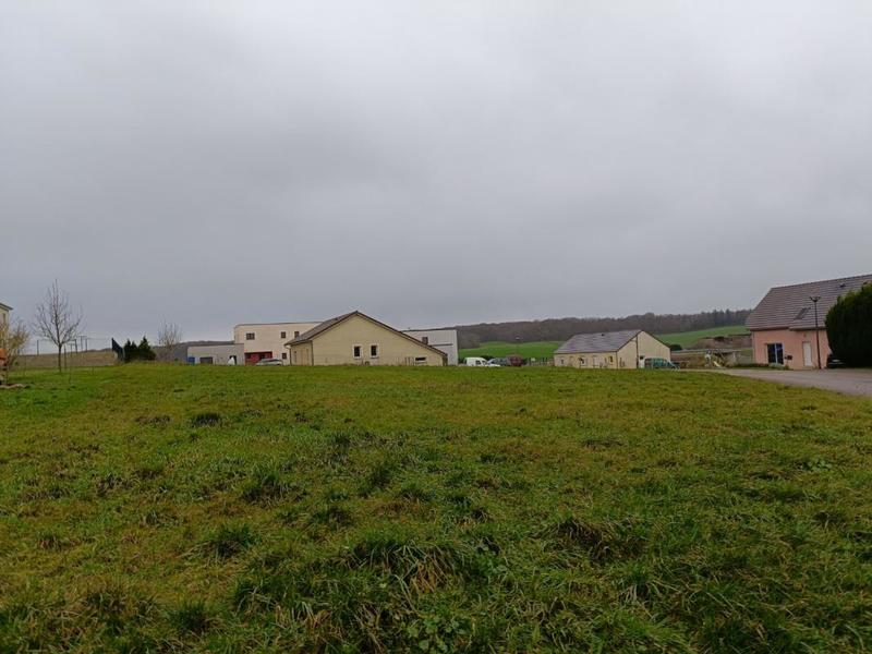 Terrain constructible - 1 655 m²
