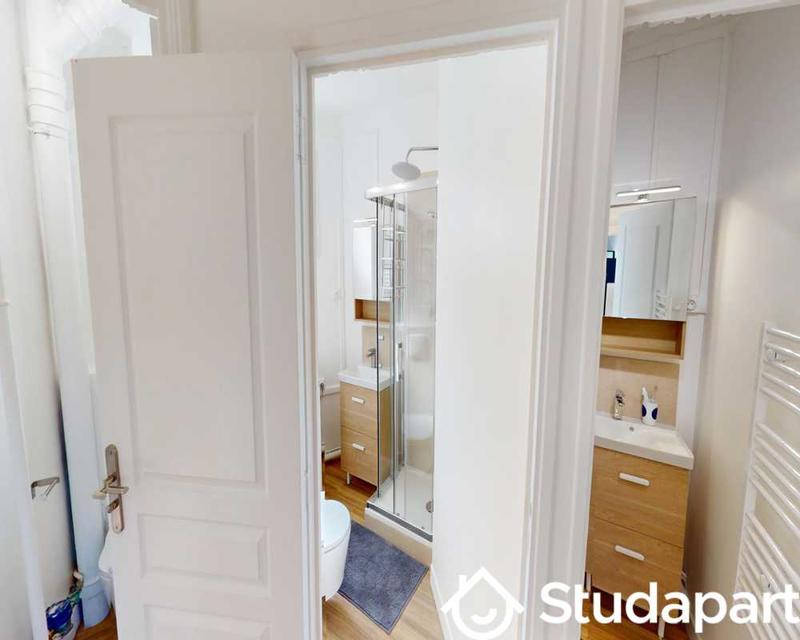 Chambre - 100 m² - 1 pièce