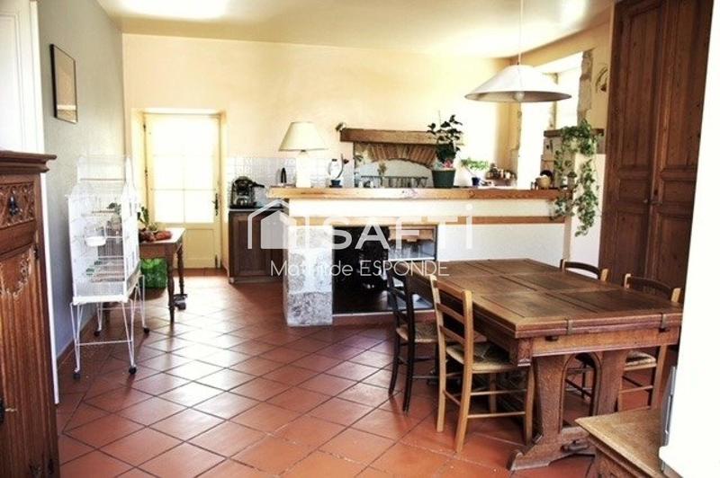 Maison - 235 m² - 7 pièces