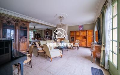Maison - 212 m² - 8 pièces