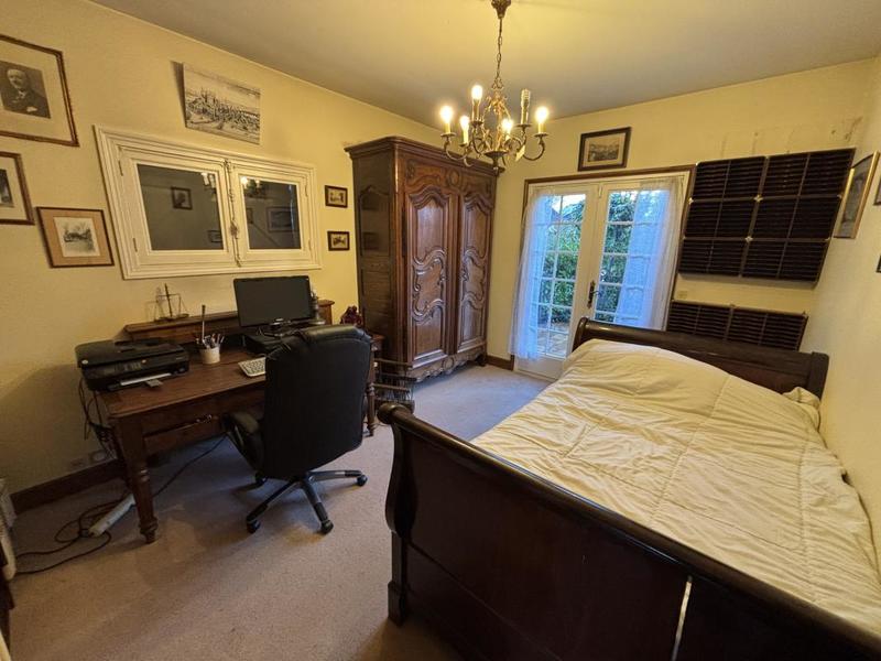 Maison - 220 m² - 9 pièces