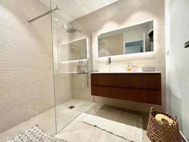 Appartement - 85 m² - 3 pièces