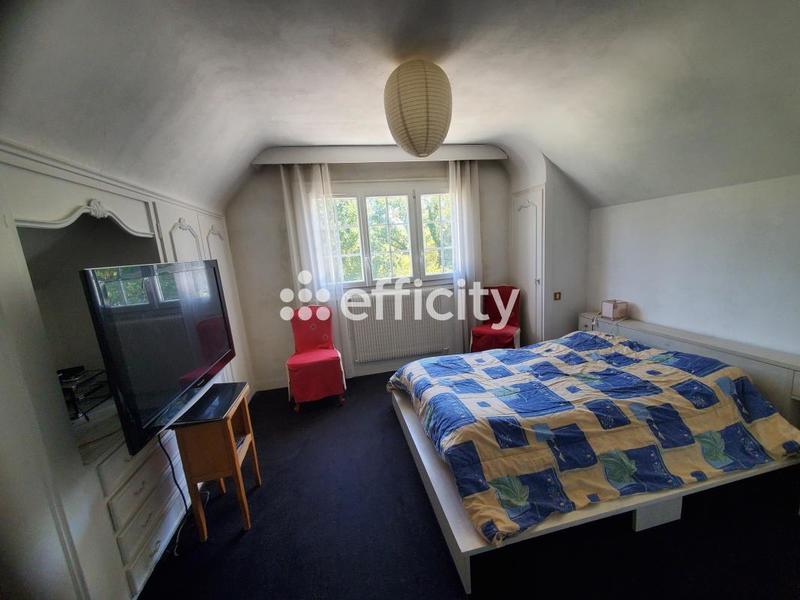 Pavillon - 156 m² - 7 pièces