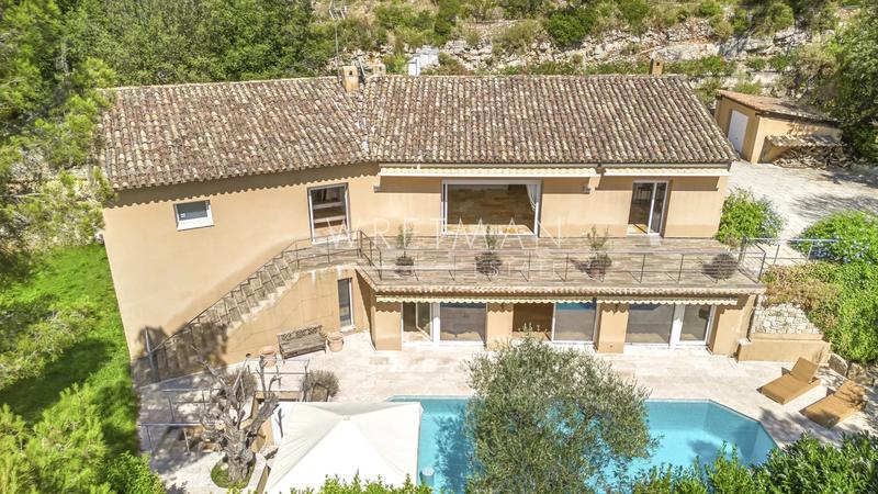 Villa - 430 m² - 9 pièces