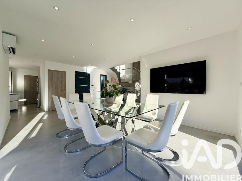 Maison - 177 m² - 6 pièces