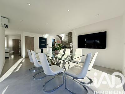 Maison - 177 m² - 6 pièces