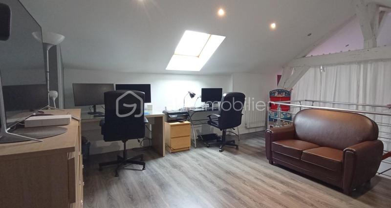 Maison - 247 m² - 8 pièces