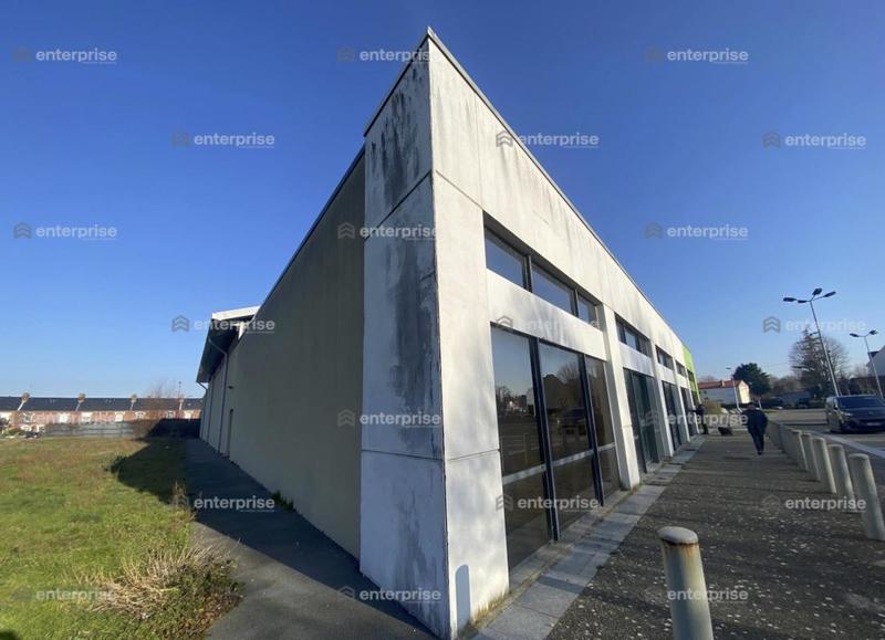 Local commercial - 1 624 m²