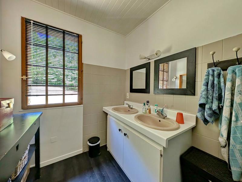 Maison - 221 m² - 5 pièces